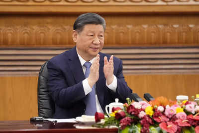 China’s Xi meets Malaysian leaders in diplomatic charm offensive | China’s Xi meets Malaysian leaders in diplomatic charm offensive |