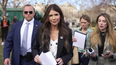 US homeland security chief Kristi Noem loses passport, ,000 in cash, as her bag stolen from Washington restaurant US homeland security chief Kristi Noem loses passport, ,000 in cash, as her bag stolen from Washington restaurant