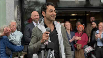 Who is Mohsen Mahdawi? A Columbia University student arrested by Trump administration is freed Who is Mohsen Mahdawi? A Columbia University student arrested by Trump administration is freed