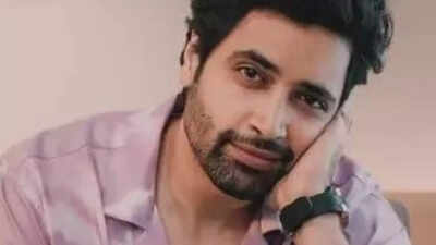 Adivi Sesh responds to Japanese fan’s request seeking photo with him in Tokyo | Telugu Movie News