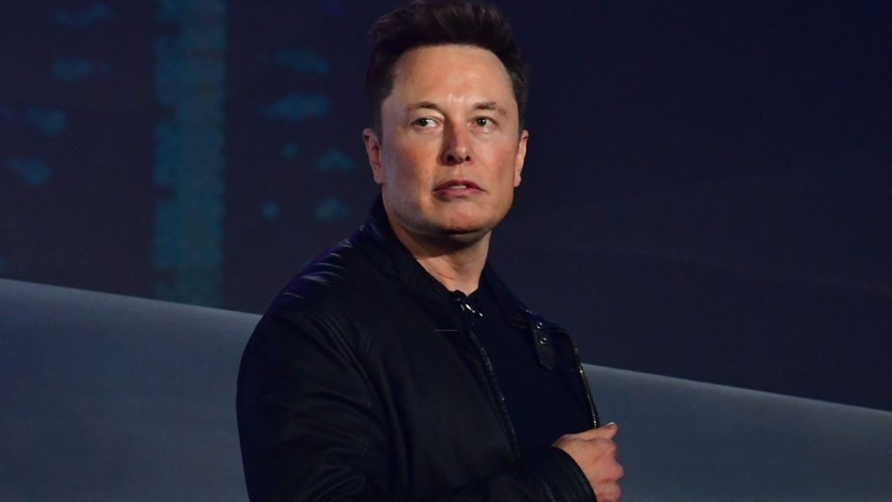 Former SpaceX employee with Crohn’s disease sues Elon Musk for being fired over using bathroom frequently Former SpaceX employee with Crohn’s disease sues Elon Musk for being fired over using bathroom frequently
